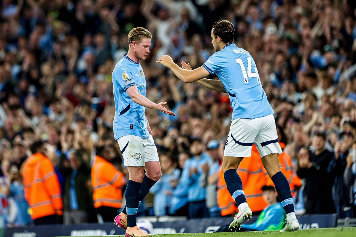 开云-德布劳内重返赛场，最后时刻胜出首场状态出色，西班牙队观众沸腾！观众掌声雷动的简单介绍